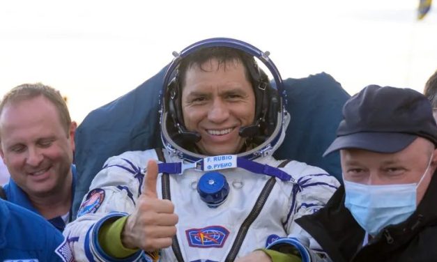 Astronauta Frank Rubio regresó a la tierra tras marcar un récord de la NASA