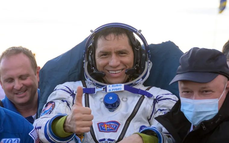 Astronauta Frank Rubio regresó a la tierra tras marcar un récord de la NASA