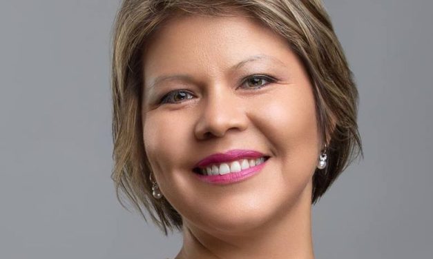 Salvadoreña aspira al senado de Estados Unidos