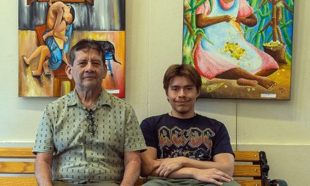 Padre e hijo salvadoreños exhiben su arte en Freeport